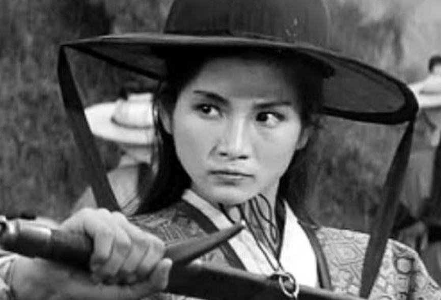 武打女演员的美食与秘密武术巷弄之旅