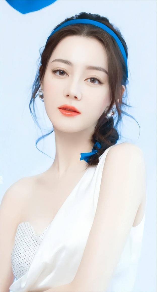 迪丽热巴最新代言信息,迪丽热巴最新代言信息,闪耀的明星代言人之旅