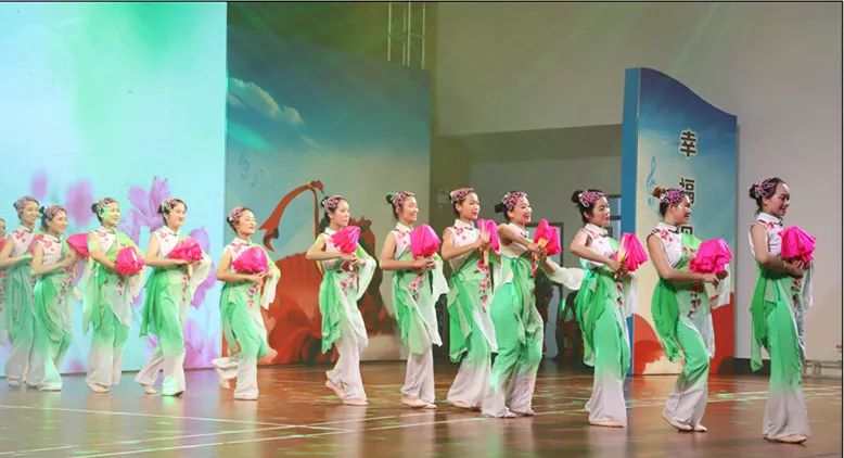 最新伞舞夺冠荣耀，舞动中的传承与荣誉