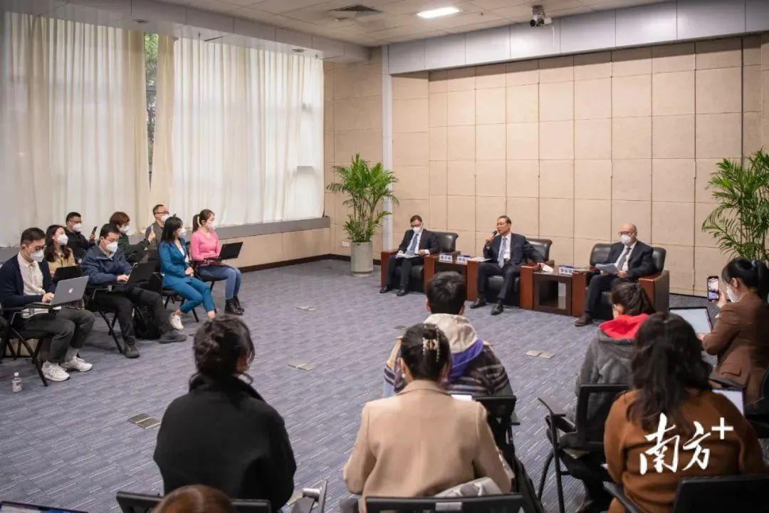 最新疫情热点下的日常温馨瞬间