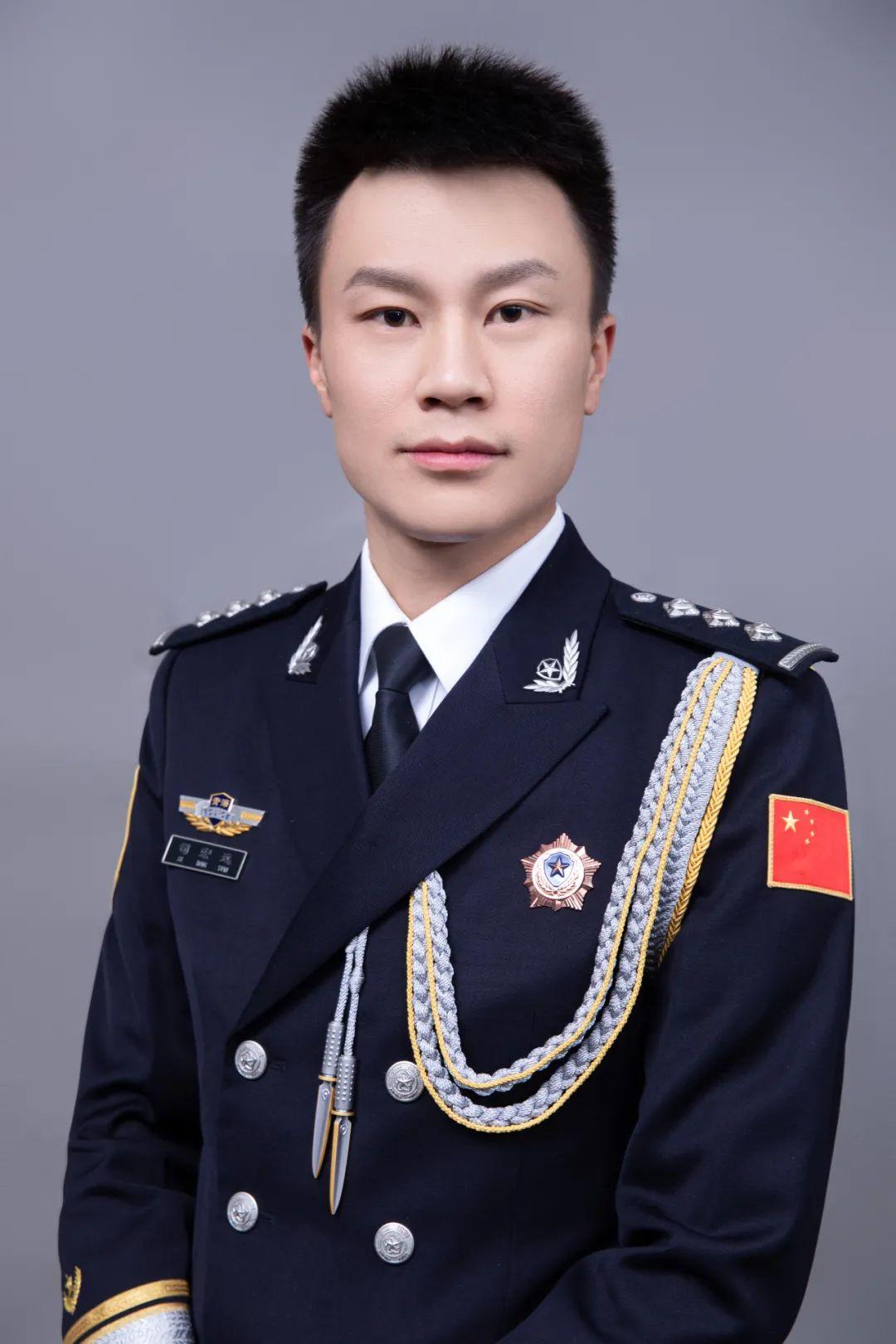 人民警察电视连续剧,真实英雄风采,震撼心灵之旅