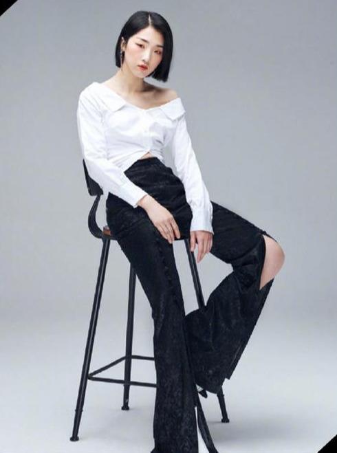 闲明星，光环背后的悠闲生活揭秘