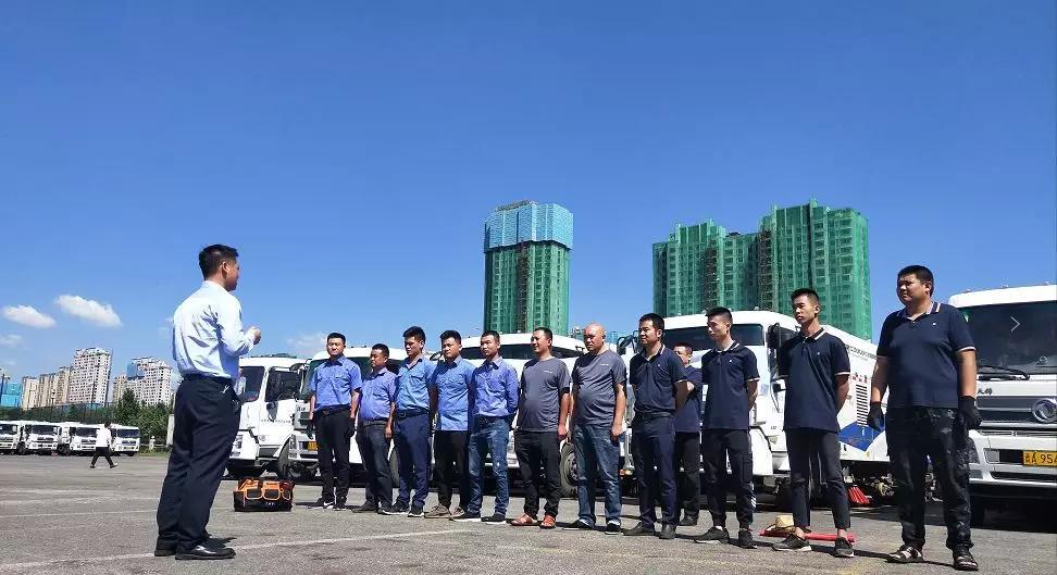 小巷深处的绿色明珠，保洁比赛风采展示