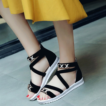 2025学生凉鞋最新款图片，时尚潮流一目了然