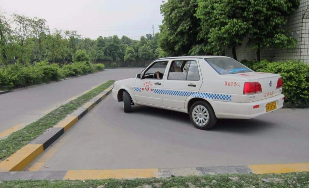 墨泥驾考最新版，引领驾驶考试新时代的首选