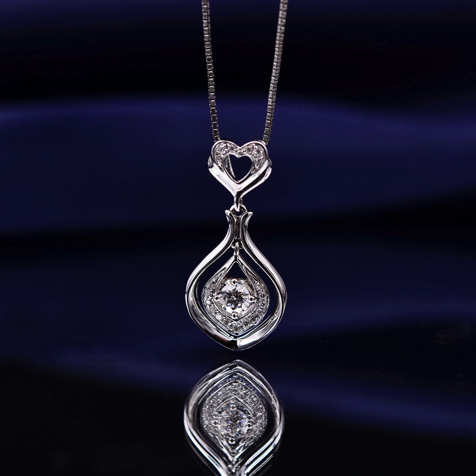 最新款钻石吊坠图片，美到令人窒息的闪耀宝石饰品✨