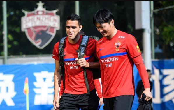 赛场热血,最新足球消息揭秘,谁将称霸?